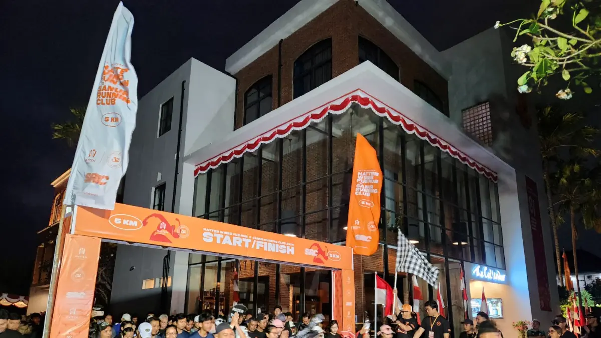 Hatten Winery menggelar ajang lari 5K bertajuk "Hatten Wines Fun Run 2026", yang dipadukan dengan rangkaian kegiatan Corporate Social Responsibility (CSR), Minggu (9/8/2026) pagi