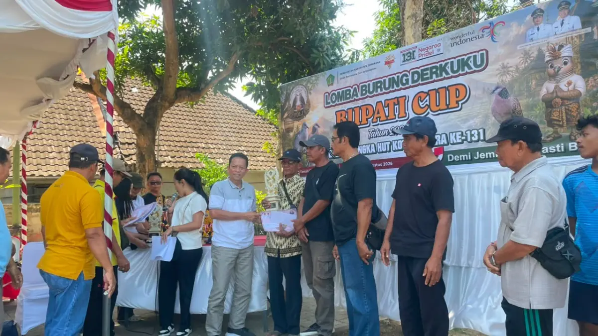 Lomba Derkuku Bupati Cup Tahun 2026 di Taman Sangkur, Kelurahan Banjar Tengah, Kecamatan Negara, Jembrana, Minggu (9/8). (I Gde Riantory Warmadewa/Bali Express).