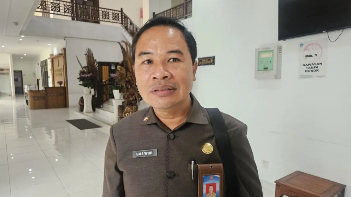 Kepala Bappeda Karangasem I Gusti Bagus Widiartha. (Adi Prabawa/Bali Express)