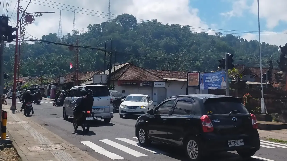 Traffic light di Cempaga, Bangli mati sejak Maret lalu. (I Made Mertawan/Bali Express)