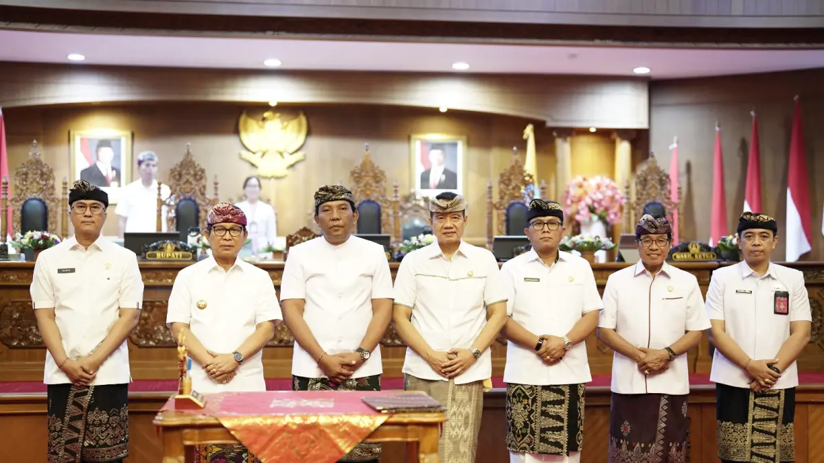 DPRD Badung saat menyepakati rancangan KUA-PPAS Perubahan APBD 2026 dalam rapat paripurna, Kamis (13/8). (Humas DPRD Badung)