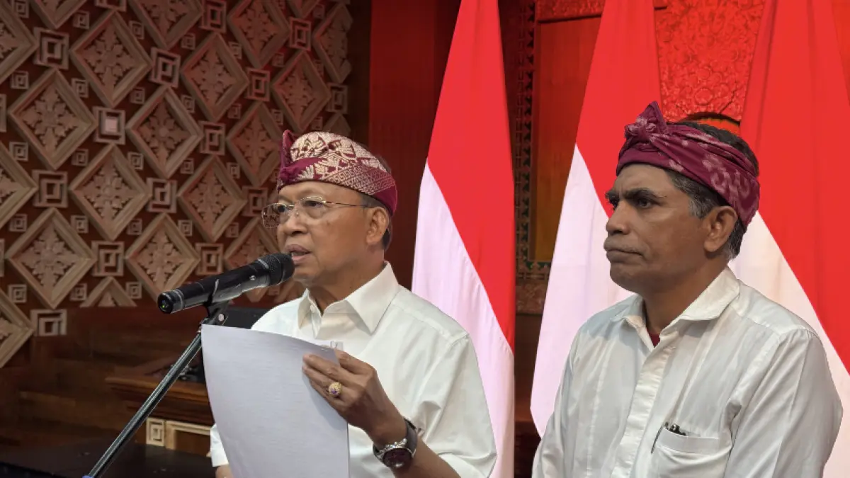 INSTRUKSI:&nbsp;Gubernur Bali Wayan Koster di hadapan para media bertempat di Jaya Sabha, Rumah Jabatan Gubernur Bali, Jumat (14/8)