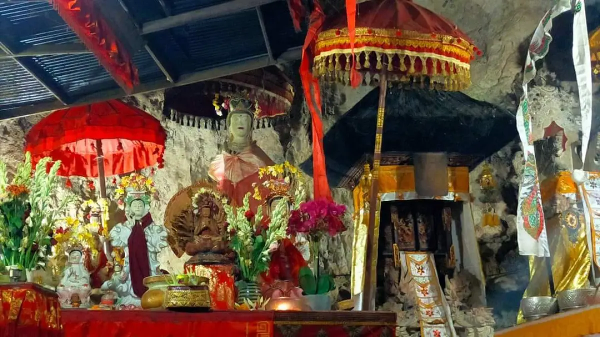 Jejak Hindu-Budha di Pura Goa Giri Putri, Nusa Penida, Kabupaten Klungkung tercermin dari pelinggih-pelinggih Siwa-Budha (ist)