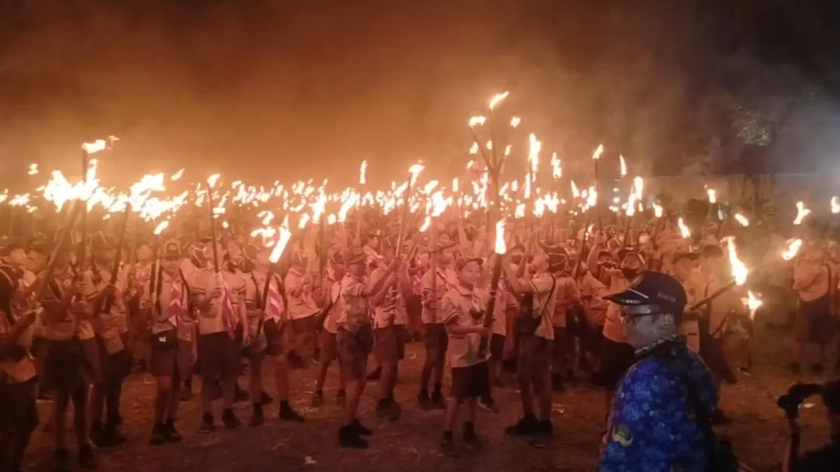 OBOR : Pawai obor di Kecamatan Tegallalang, Gianyar, Jumat (14/8) malam. 