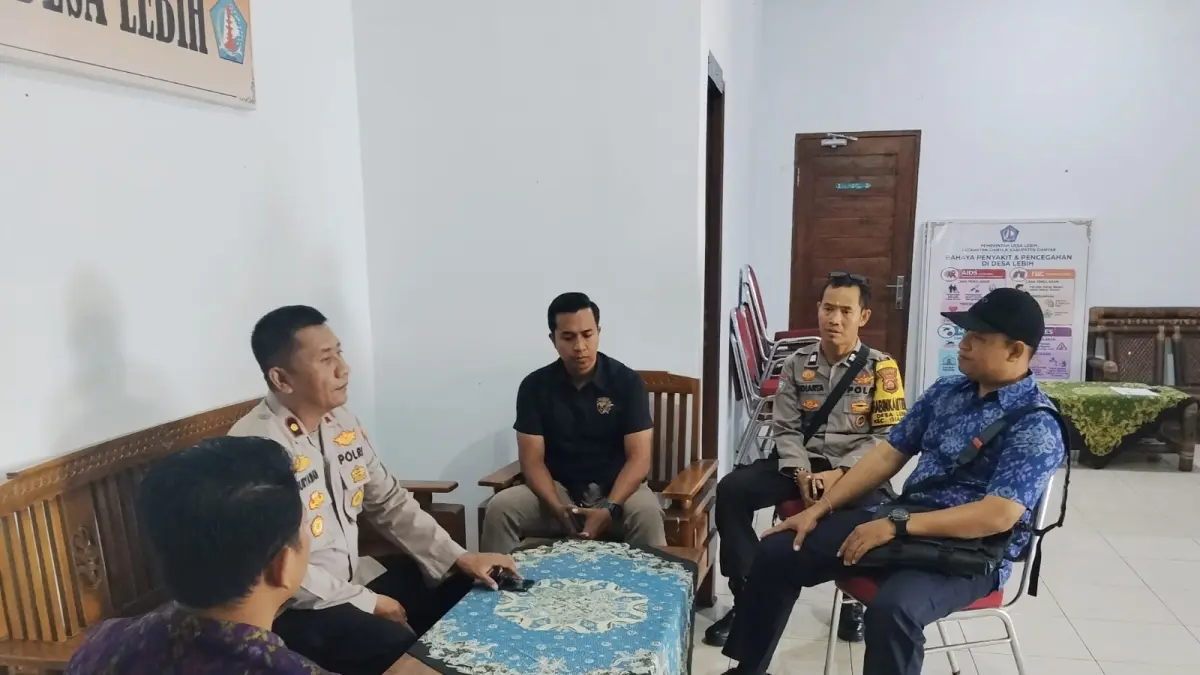 KAPOLSEK : Kapolsek Gianyar Kompol I Made Adi Suryawan.