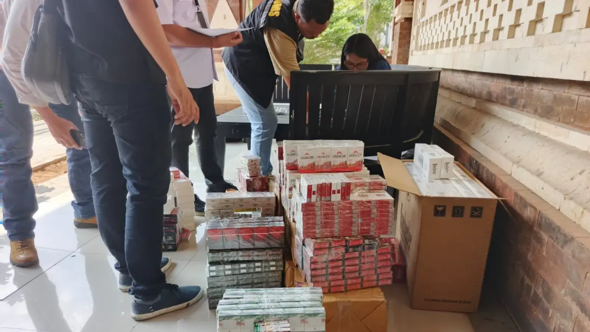 Ribuan bungkus rokok ilegal yang diamankan dari salah satu warung di Kelurahan Gilimanuk, Selasa (18/8/2026). (ist)