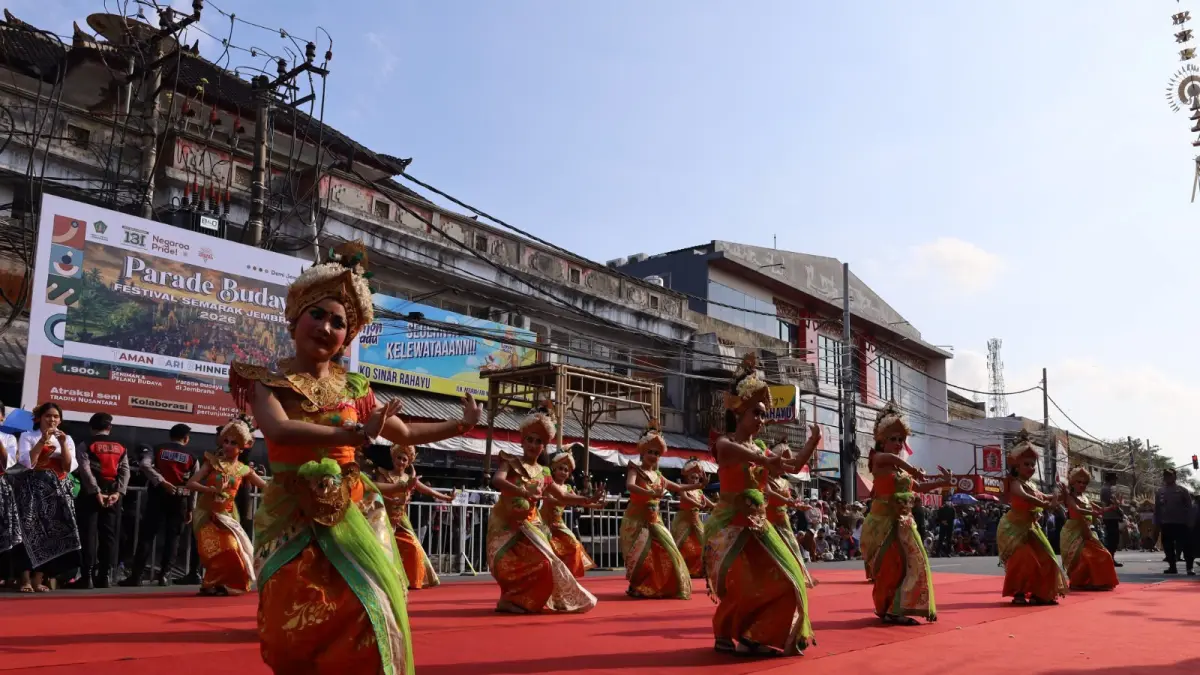 Pementasan Tari Cepaka Putih mengawali Pawai Budaya Festival Semarak Jembrana, Minggu (23/8/2026). (ist)