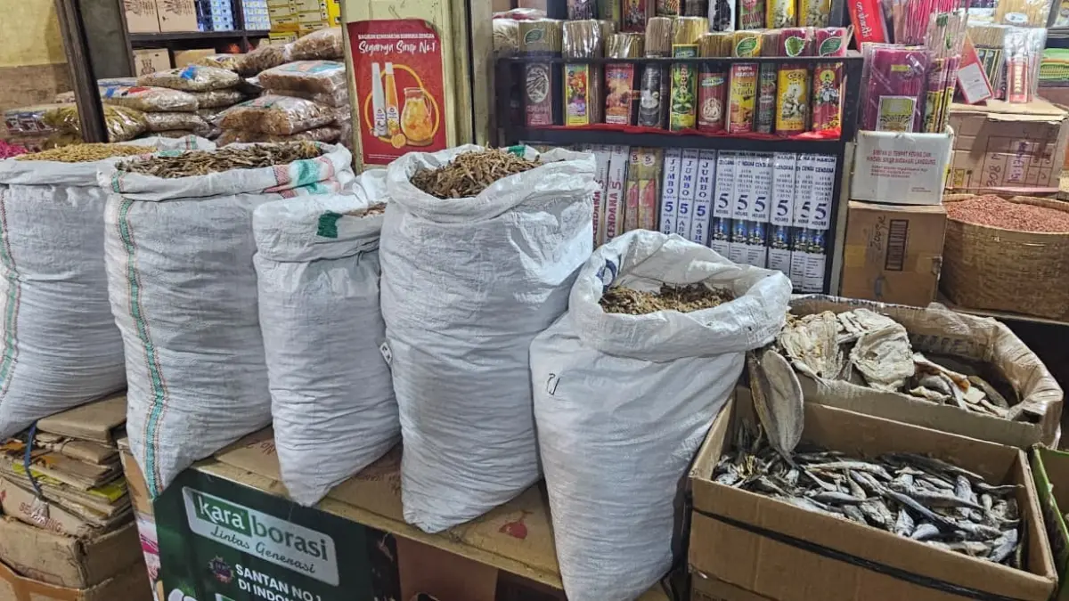 Pemkab Tabanan lakukan pemantauan harga kebutuhan pokok di pasar tradisional di Kabupaten Tabanan. (Ist)