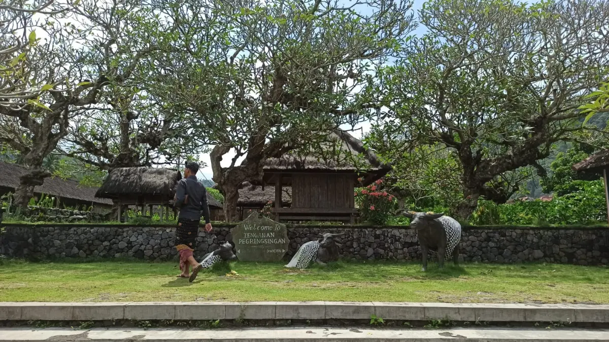 Pintu masuk Desa Tenganan Pegringsingan, Kecamatan Manggis, Karangasem (I Putu Mardika/Bali Express)