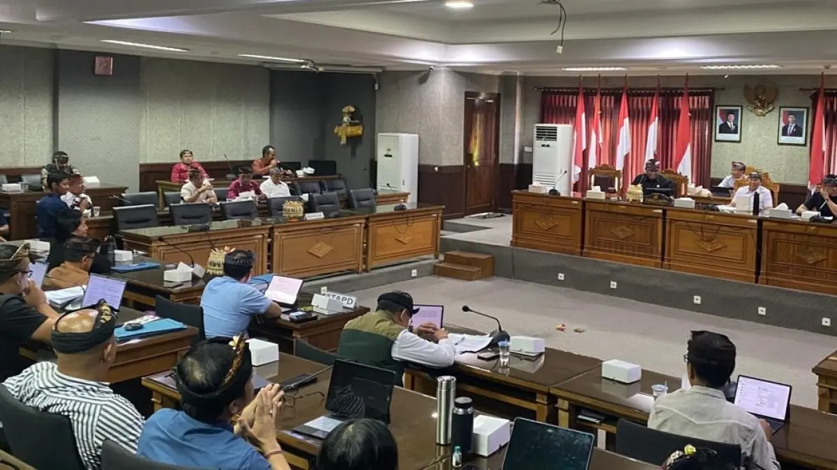 Rapat Banggar DPRD Karangasem dengan TAPD. (Ist)