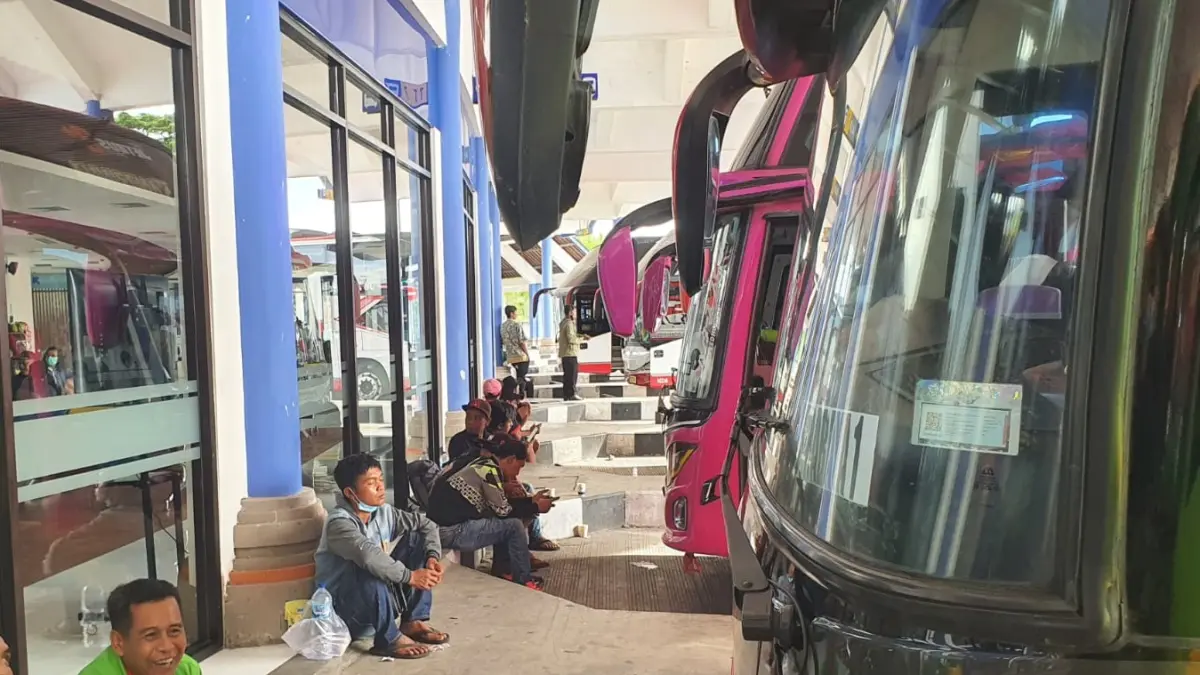 Keberangkatan bus di Terminal Tipe A Mengwi yang mengalami peningkatan setelah lonjakan penumpang menuju Jakarta dan sekitarnya. (ist)
