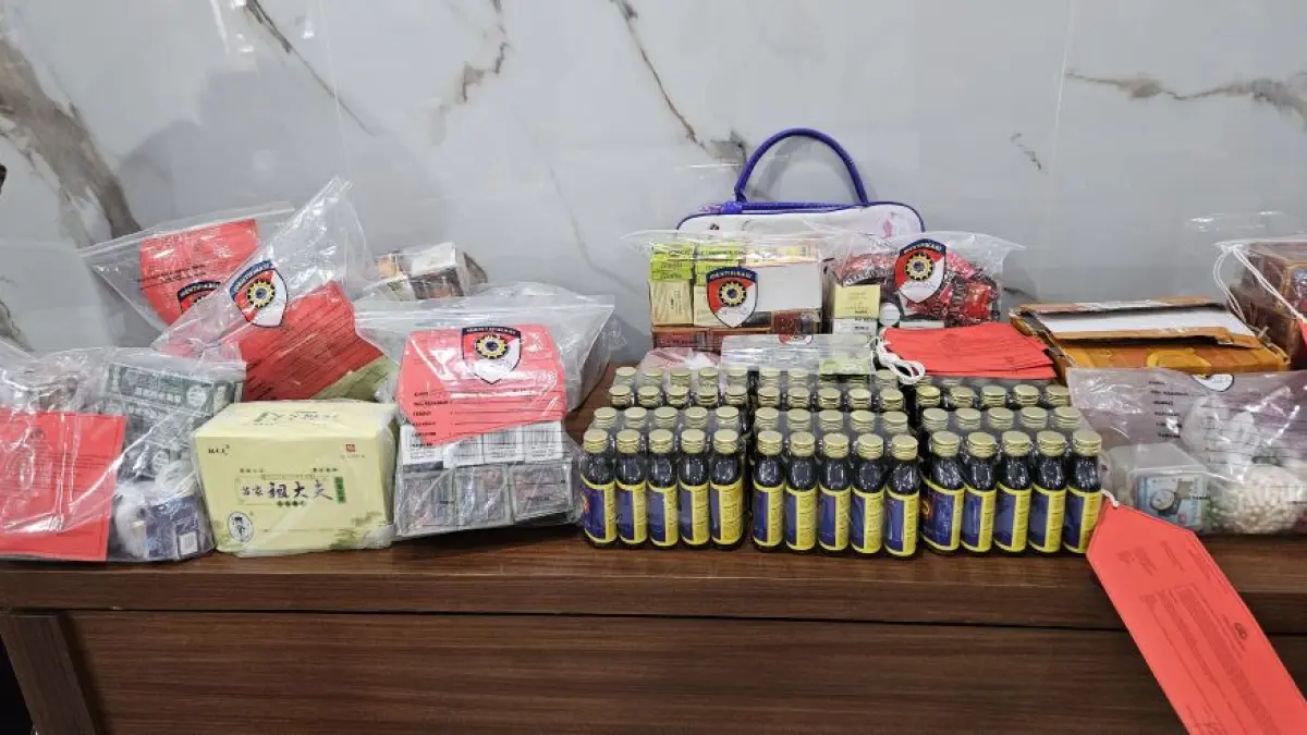 Obat-obat tanpa izin diamankan Polres Karangasem. (Adi Prabawa/Bali Express)