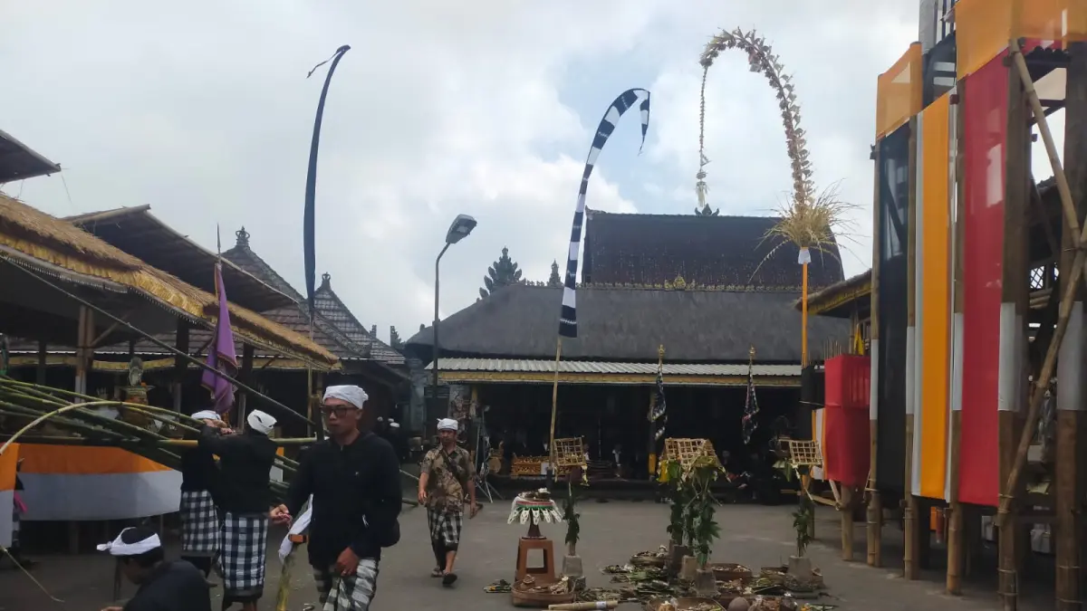 Penyungsung Pura Tuluk Biyu, Batur melaksanakan serangkaian upacara Madewasraya,&nbsp; Jumat (11/9/2026). (I Made Mertawan/Bali Express)