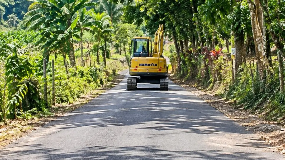 Perbaikan ruas Jalan Kutampi-Ponjok, Nusa Penida, Kabupaten Klungkung. (Ist)