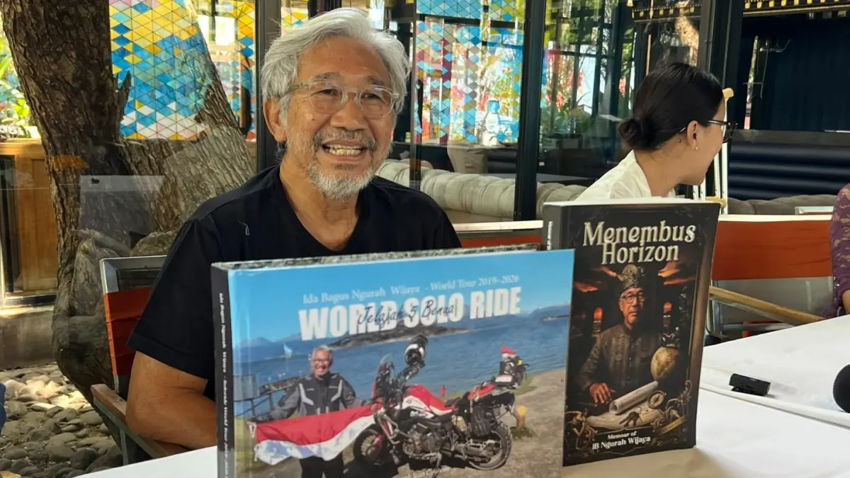 Ida Bagus Ngurah Wijaya meluncurkan dua buku. (ist)