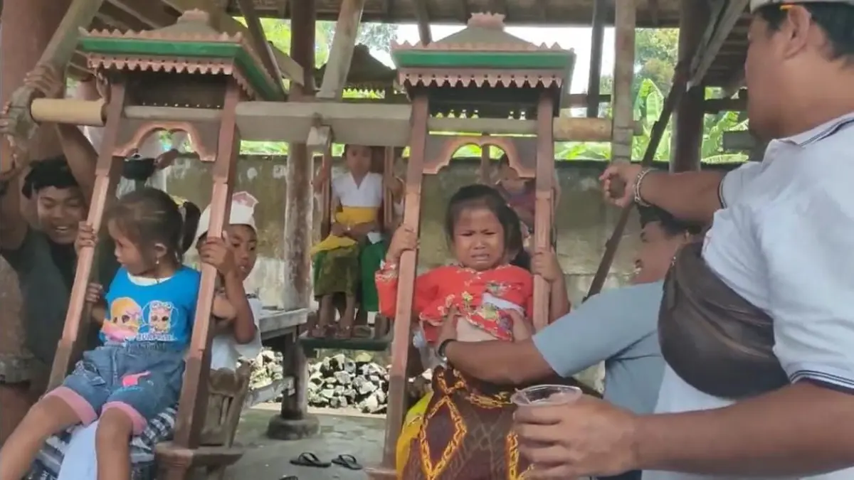 Ayunan tradisional di Desa Bangbang Desa Rendang, Kecamatan Rendang, Kabupaten Karangasem (ist)