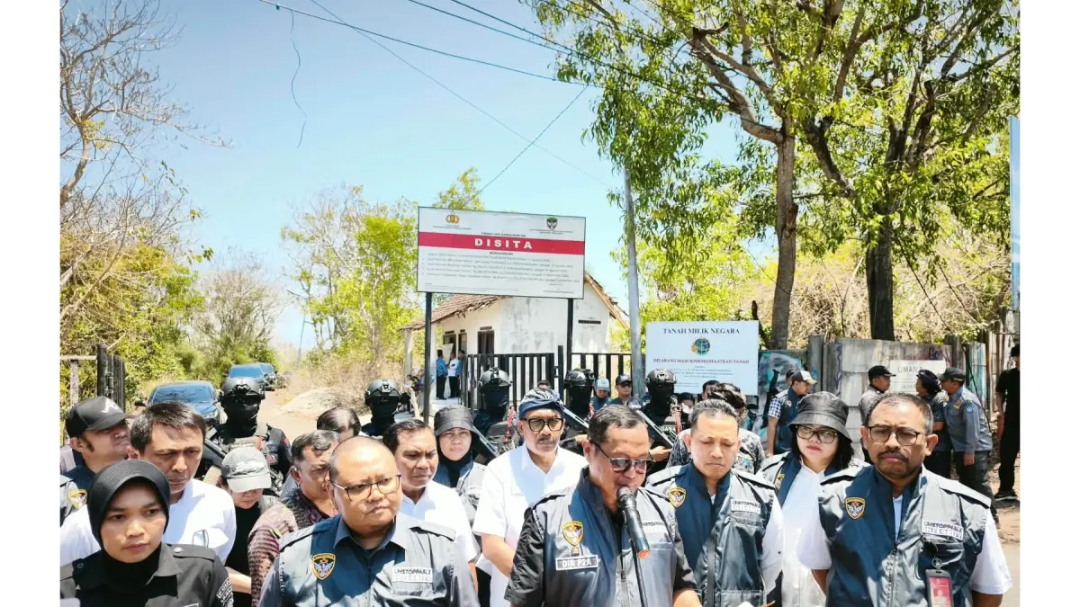 Proses penyitaan lahan seluas 23 Hektare di Ungasan oleh Kortastipidkor Mabes Polri. (Bali Express/I Gede Paramasutha)