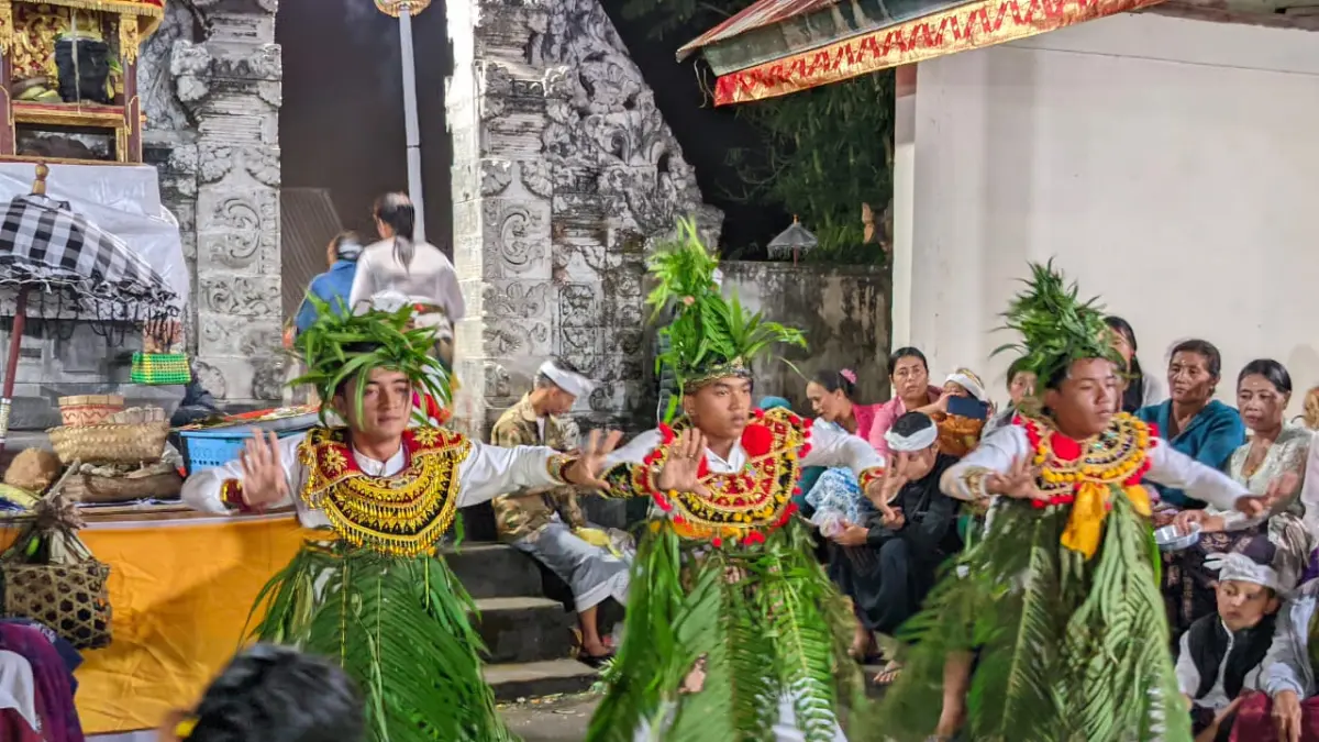 Tari Baris Paku Banjar Adat Sabang, Desa Belantih, Kecamatan Kintamani, Kabupaten Bangli