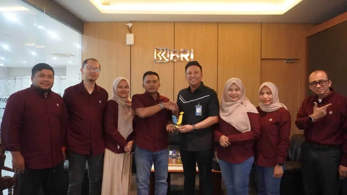KUNJUNGAN:&nbsp;Rombongan Universitas Brawijaya diterima Pemimpin Cabang BRI BO Denpasar Gajah Mada, Janarka Dwi Atmaja, bersama jajaran