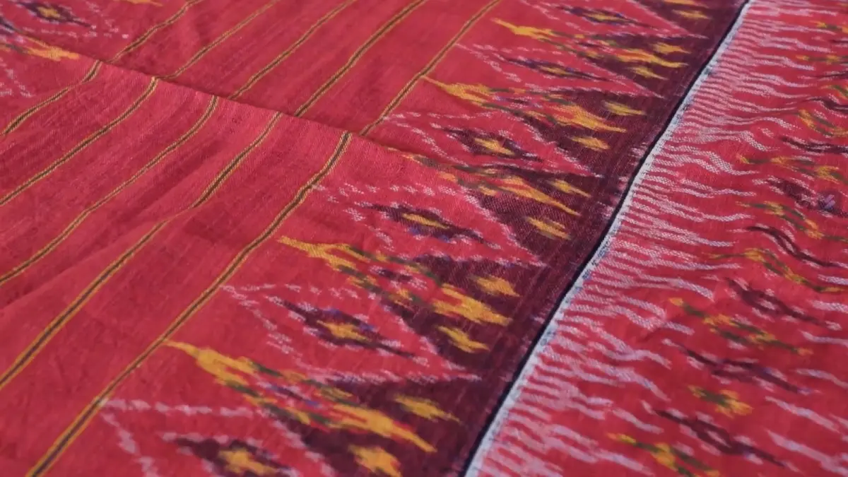 Motif kain tenun Cepuk di Desa Tanglad, Nusa Penida, Klungkung