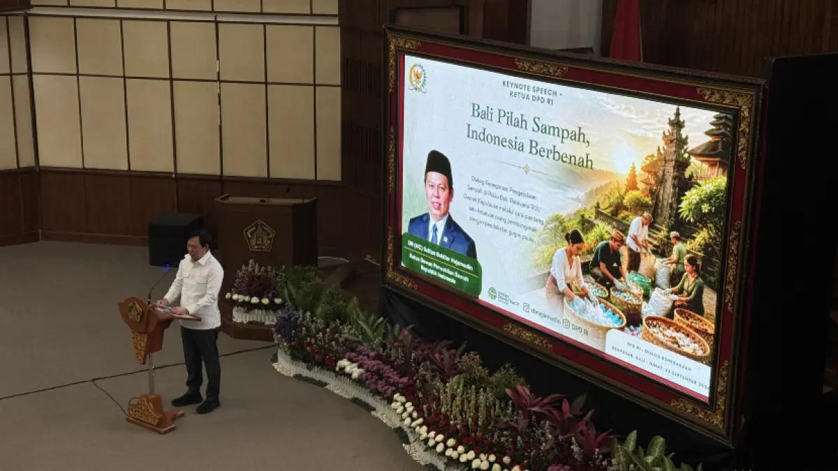 DISKUSI:&nbsp;Dialog Kenegaraan bertema ‘Tata Kelola Sampah Terpadu Berbasis Ekosistem Masyarakat Daerah’ yang digelar Sekretariat Jenderal DPD RI di Ruang Wisma Sabha Utama, Kantor Gubernur Bali, Denpasar, Jumat (25/9).