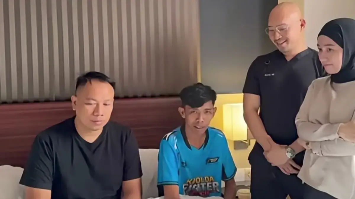 Dede Sunandar membaik setelah mendapat penanganan dari tim medis. Dede sempat pingsan usai dihantam Vicky Prasetyo di atas ring tinju. (Instagram: vickyprasetyo777)