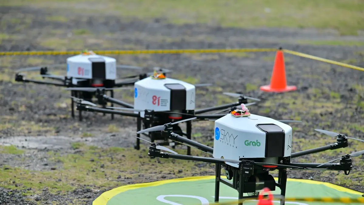 drone yang digunakan dalam pilot project pengiriman makanan selama tiga bulan di Bali. Pilot project tersebut adalah hasil kolaborasi SKYY Network, Nuanu Creative City, Café del Mar Bali, dan Grab Indonesia.