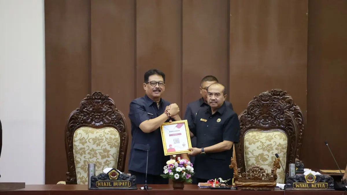 Wabup Agung Mayun, Sampaikan Enam Ranperda dan Nota Keuangan RAPBD Gianyar 2027