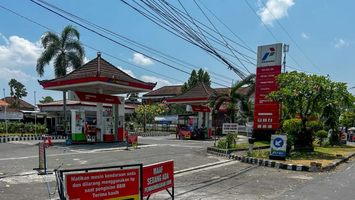 Suasana di SPBU Pesiapan Tabanan, Selasa (13/10/2026). (Agung Bayu/Bali Express)