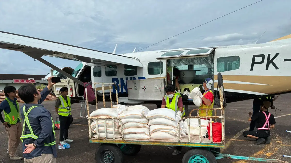 BNPB Tebar 1 Ton Garam di Langit Jatim, Upayakan Hujan untuk Padamkan Karhutla