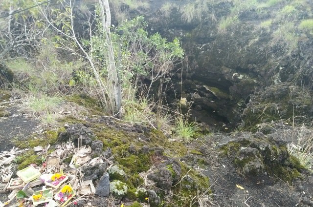 Jelang Pujawali, Air yang Menetes dari Batu Muncul dengan Sendirinya