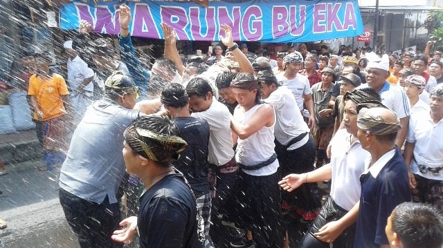 Semua Biaya Ngaben Jro Mangku Langsir Ditanggung Desa Pakraman