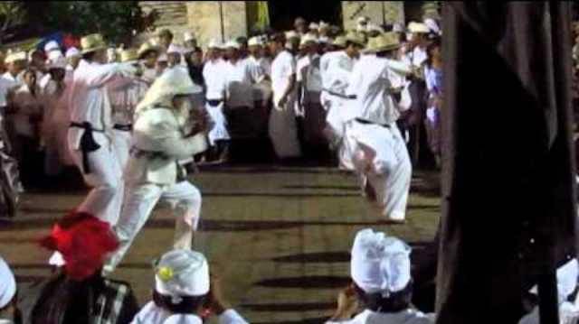 Baris Cina, Bukti Kesakralan Renon
