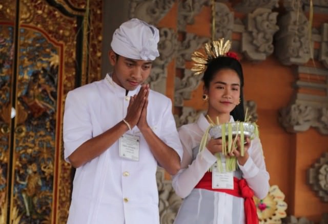 Pakaian Adat Ungkap Simbolik Dharma, Ini Penjelasannya