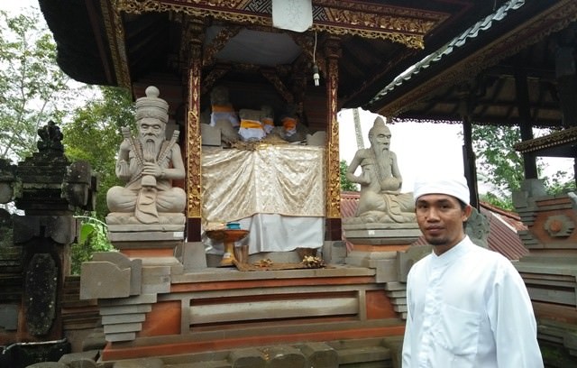 Pura Pucak Manik Ukir; Saat Rerainan, Ada Suara Genta Misterius