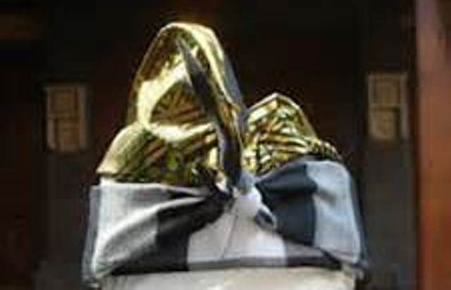 Udeng Tanpa Simpul Langgar Norma Agama Hindu