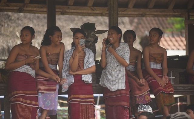 Karangasem Lirik Pendapatan dari Tenganan Pegringsingan