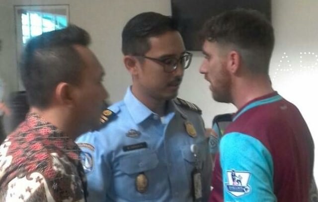 Paspor Sobek, Dua Warga Irlandia Akhirnya Dideportasi