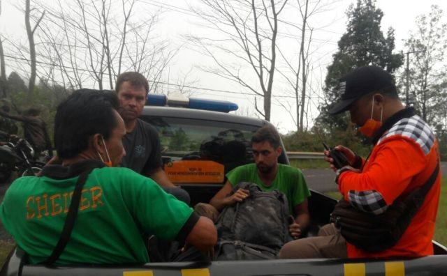 Penasaran, Dua Wisman Lolos Mendaki Gunung Agung