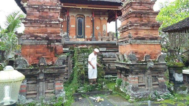 Pura Dalem Dasar Sibanggede; Dimasuki Sinar sebelum Menjadi Pemangku