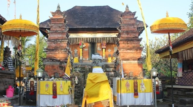 Pura Ini, Pantang Dilewati Pengantin,Tempat Mohon Anak Laki