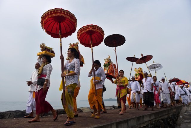 Ini Makna dan Tujuan Melasti Jelang Hari Raya Nyepi