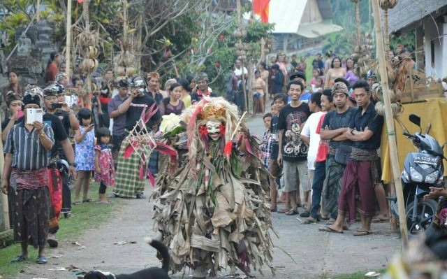 Baris Memedi; Ditarikan Saat Ngaben Orang yang Sudah Bercucu