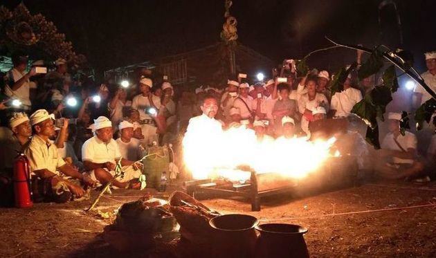 Begini Prosesi Calonarang Watangan Mebakar di Tangguntiti