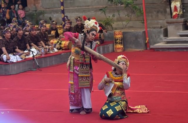 Bondres, Berkesenian Tak Kenal Pakem yang Kini Jadi Bintang Utama