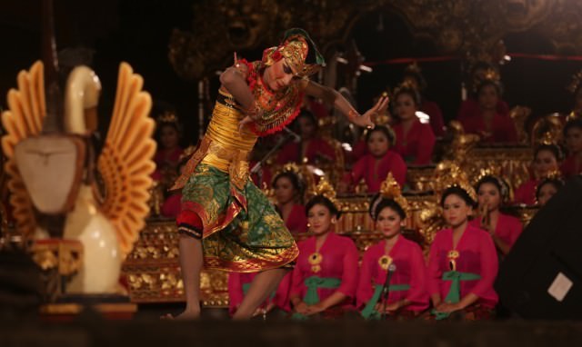 Gong Kebyar Wanita Semarakkan HUT Kota Gianyar