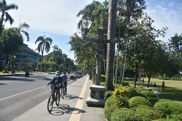 Lampu Taman Pecah dan Hilang, Kurangi Keindahan