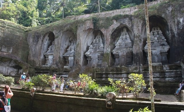 Pura Candi Gunung Kawi, Jejak Raja Udayana