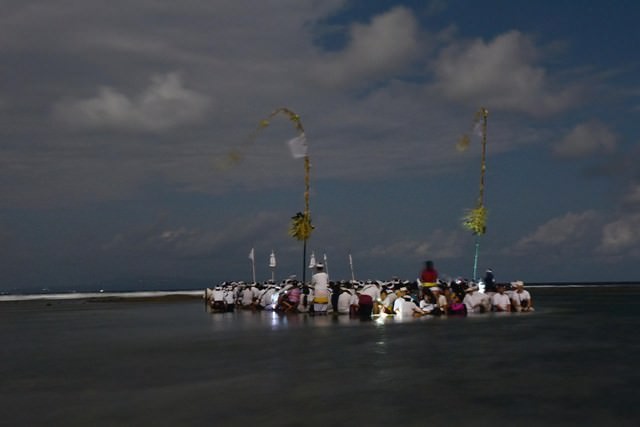 Pura Dalem Segara, Ada di Tengah Laut, Munculnya Saat Purnama Kapat
