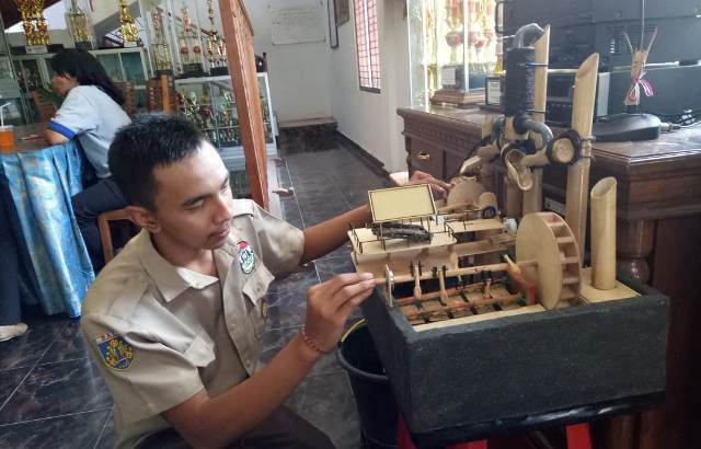 Siswa SMAN 2 Tabanan Buat Kincir Air Berisi Gamelan